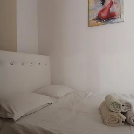 U Deribasovskoi Lejlighed